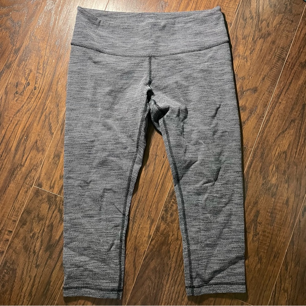 Lululemon Black and Gray Capri Leggings